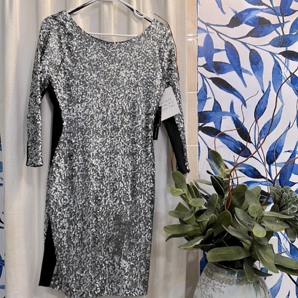 NWT Women’s Andrew Marc Silver Sequin Mini Dress Size 10